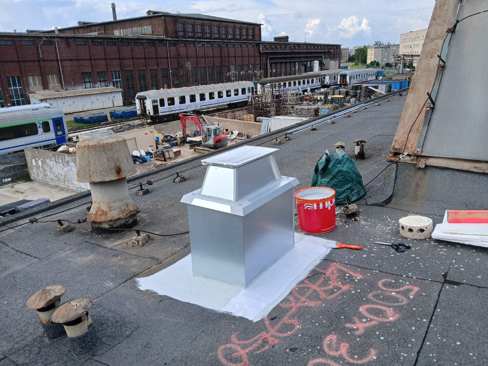 Uszczelnienie detali polimocznikiem Starflex Ultra